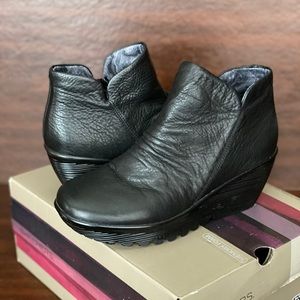 Skechers Wedge Memory Foam ankle boot